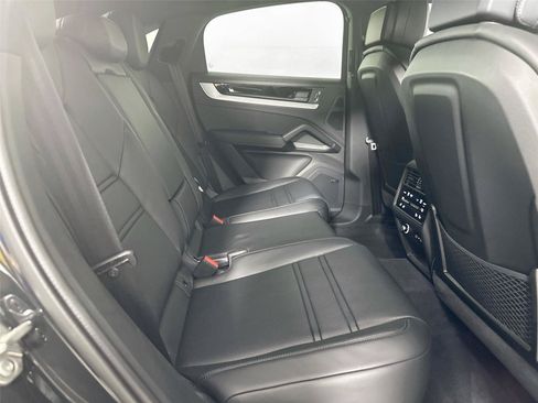 Certified 2026 Porsche Cayenne Coupe AWD/4WD image 27