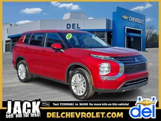 Used 2023 Mitsubishi Outlander ES image 1