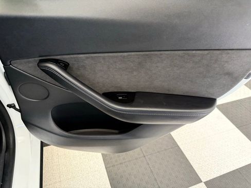 Used 2021 Tesla Model Y 2WD image 27