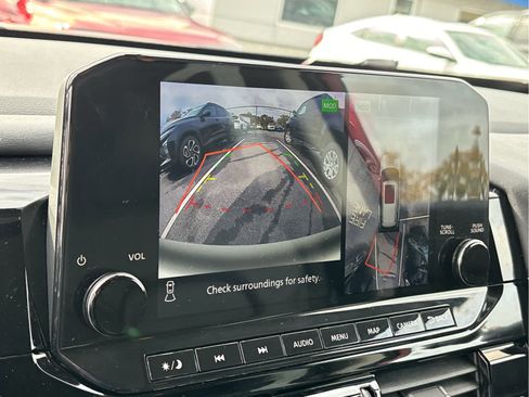 Used 2022 Nissan Pathfinder SL image 19