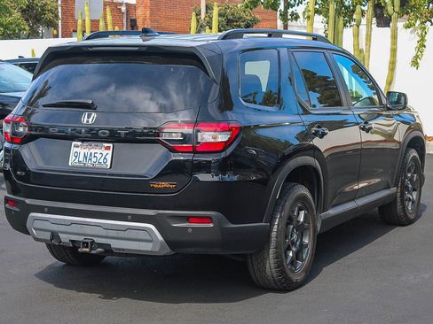 Used 2024 Honda Pilot TrailSport image 9