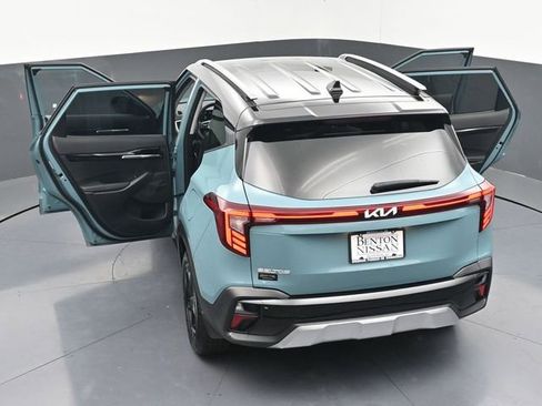 Used 2025 Kia Seltos S image 44