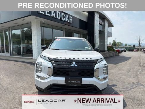 Used 2023 Mitsubishi Outlander SE Black Edition AWD/4WD image 8