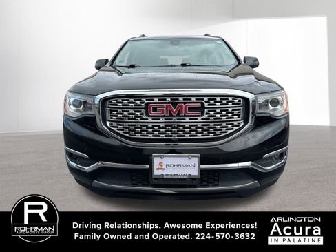 Used 2017 GMC Acadia Denali w/ Technology Package image 2