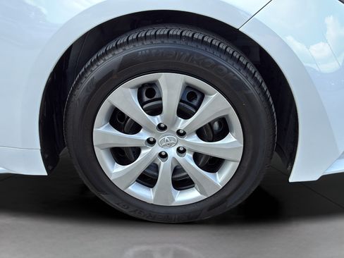 Used 2026 Toyota Corolla LE FWD image 30