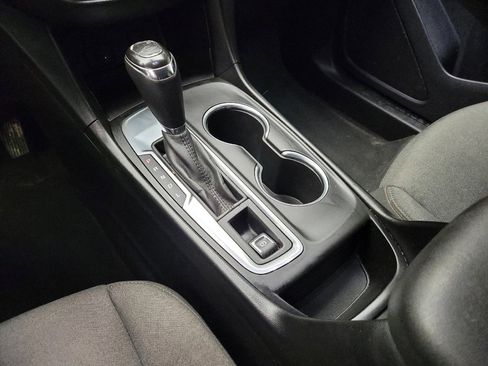 Used 2018 Chevrolet Equinox LT image 26