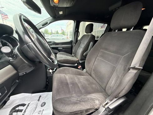 Used 2015 Dodge Grand Caravan SE w/ Quick Order Package 29E SE FWD image 12
