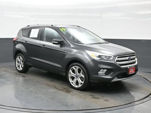 Used 2019 Ford Escape Titanium AWD/4WD image 8