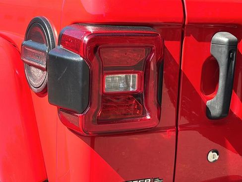 Used 2020 Jeep Wrangler Unlimited Rubicon AWD/4WD image 25