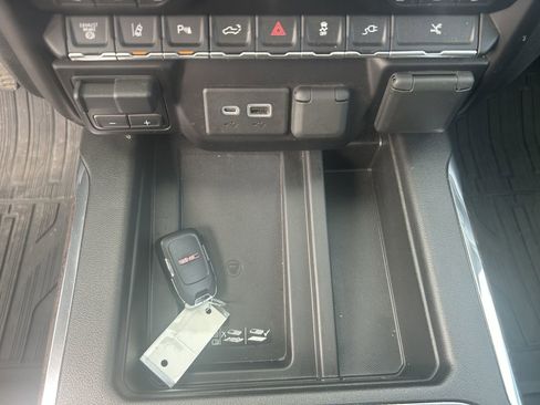 Used 2022 GMC Sierra 3500 Denali w/ Denali Ultimate Package image 9