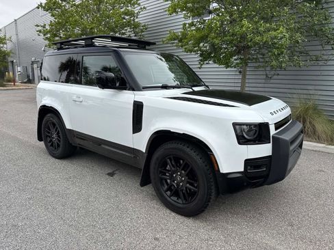 Used 2023 Land Rover Defender 90 X-Dynamic SE AWD/4WD image 4