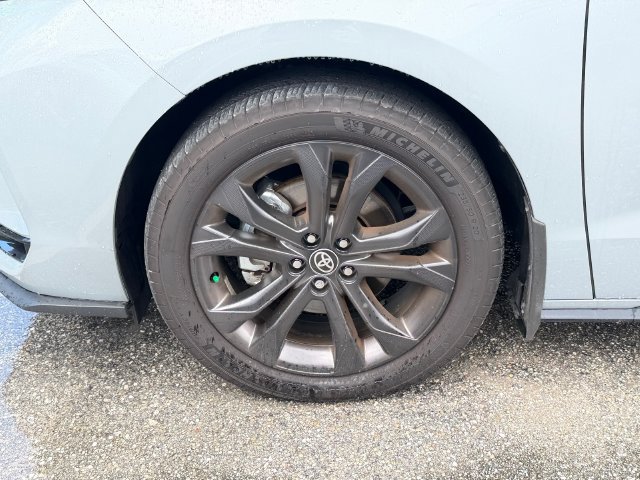Used 2026 Toyota Sienna XSE FWD image 5