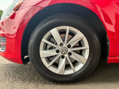 Used 2015 Volkswagen Golf S image 12