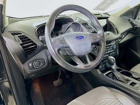 Used 2018 Ford Escape SE w/ SE Sport Appearance Package image 9