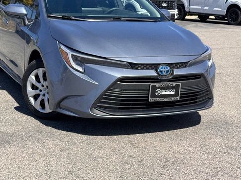Used 2024 Toyota Corolla LE FWD image 3