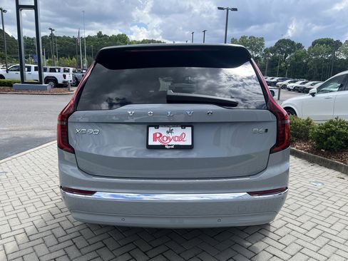 New 2026 Volvo XC90 B6 Plus w/ Protection Package Premier AWD/4WD image 4