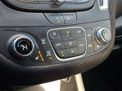 Used 2024 Chevrolet Malibu LT image 11