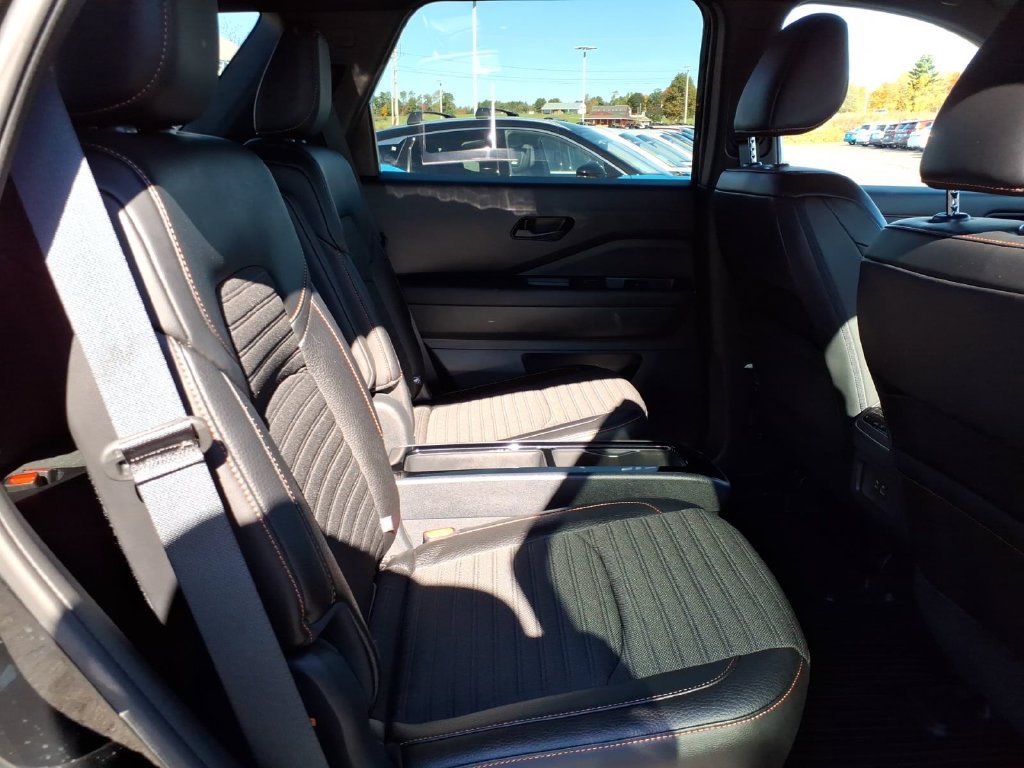 Certified 2024 Nissan Pathfinder Rock Creek AWD/4WD image 11