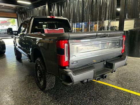 Used 2023 Ford F350 Platinum w/ Tremor Off-Road Package AWD/4WD image 4