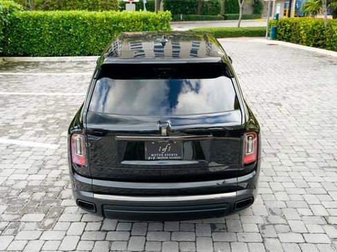 Used 2020 Rolls-Royce Cullinan Black Badge image 21