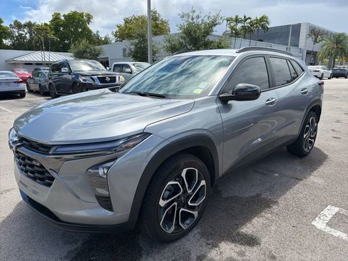 Used 2025 Chevrolet Trax RS w/ Driver Confidence Package image 1