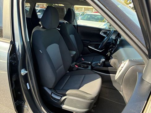 Used 2025 Kia Soul LX w/ LX Technology Package image 33