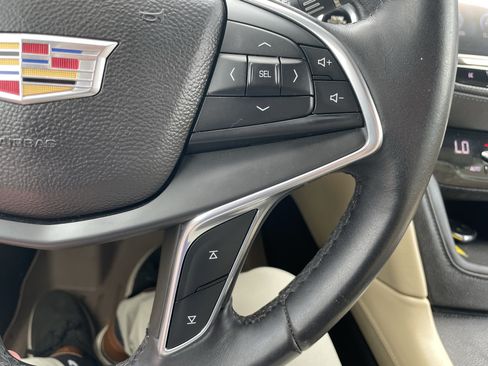Used 2017 Cadillac XT5 Luxury w/ Driver Awareness Package AWD/4WD image 16