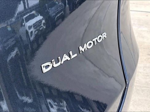 Used 2024 Tesla Model Y Long Range image 9