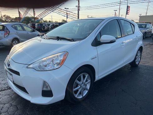 Used 2012 Toyota Prius C image 3