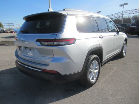 Used 2023 Jeep Grand Cherokee L Laredo image 7