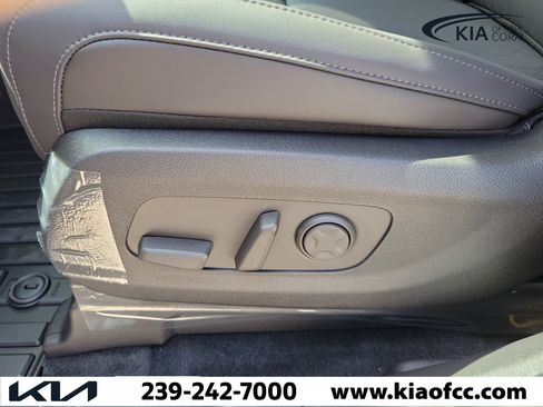 New 2026 Kia Carnival FWD image 23
