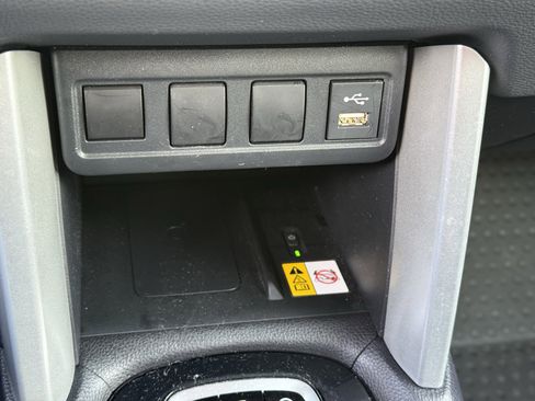 Certified 2022 Toyota Corolla Cross LE image 29