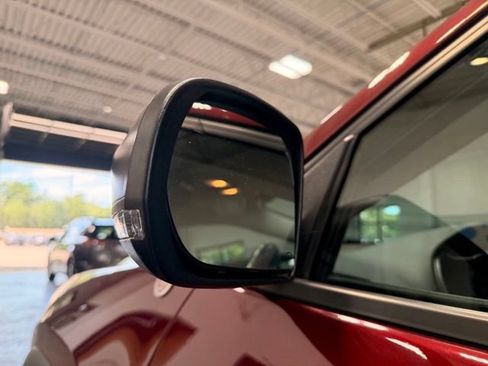 Used 2020 Jeep Cherokee Trailhawk w/ Comfort & Convenience Group AWD/4WD image 14