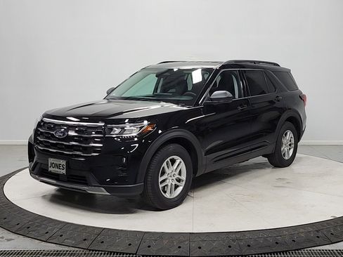 New 2026 Ford Explorer Active w/ Active Comfort Package RWD image 3