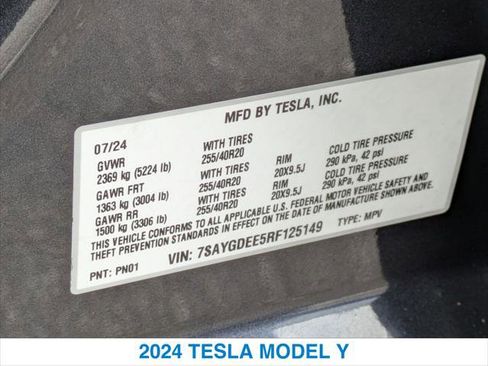Used 2024 Tesla Model Y Long Range AWD/4WD image 26