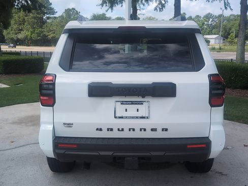 Certified 2026 Toyota 4Runner TRD Off-Road Premium AWD/4WD image 9