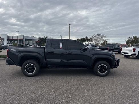 Used 2025 Toyota Tacoma TRD Off-Road image 2