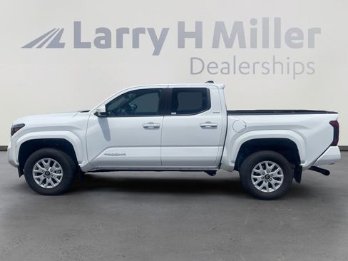 Certified 2024 Toyota Tacoma SR5 image 2