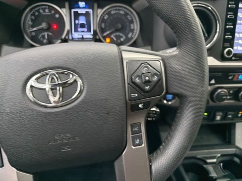 Used 2022 Toyota Tacoma Limited AWD/4WD image 27