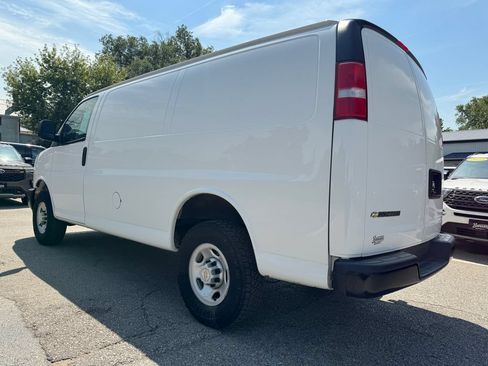 Used 2024 Chevrolet Express 2500 w/ Driver Convenience Package RWD image 8