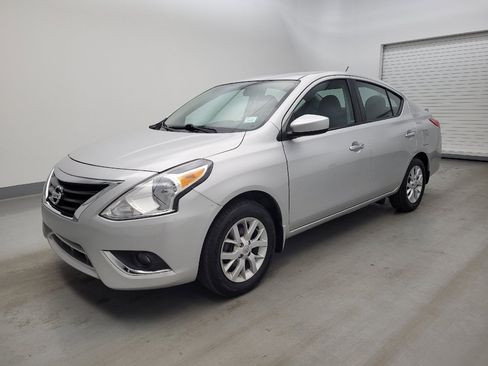 Used 2019 Nissan Versa SV w/ SV Special Edition Package FWD image 2