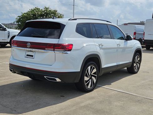 Used 2024 Volkswagen Atlas SE FWD image 3