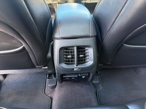 Used 2019 Jeep Cherokee Latitude Plus w/ Comfort/Convenience Group image 21