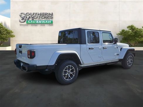 New 2026 Jeep Gladiator Sport AWD/4WD image 5