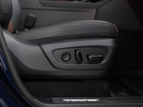 Used 2024 Lexus GX 550 image 13