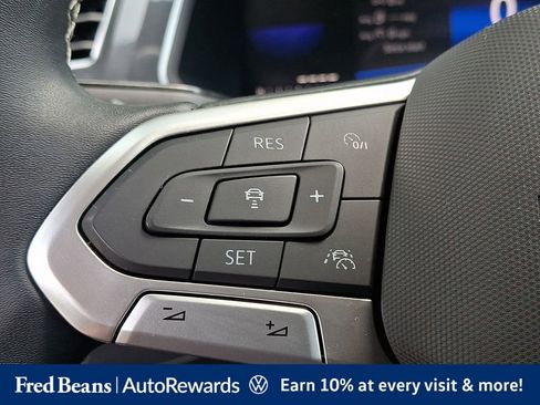 Certified 2023 Volkswagen Tiguan SE w/ Panoramic Sunroof Package AWD/4WD image 26