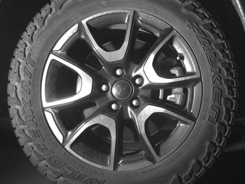 Used 2025 Jeep Compass Trailhawk image 13