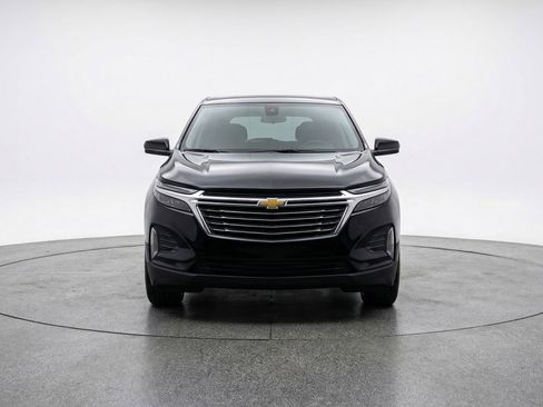 Used 2025 Chevrolet Equinox LT FWD image 2