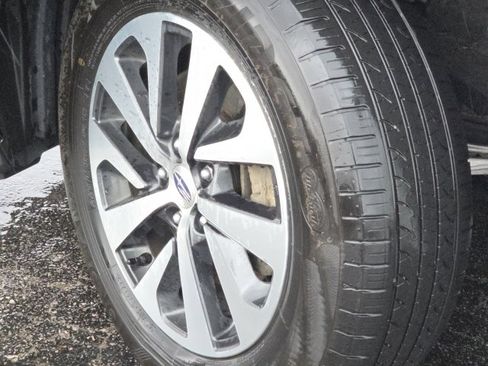 Used 2024 Subaru Outback Premium image 7