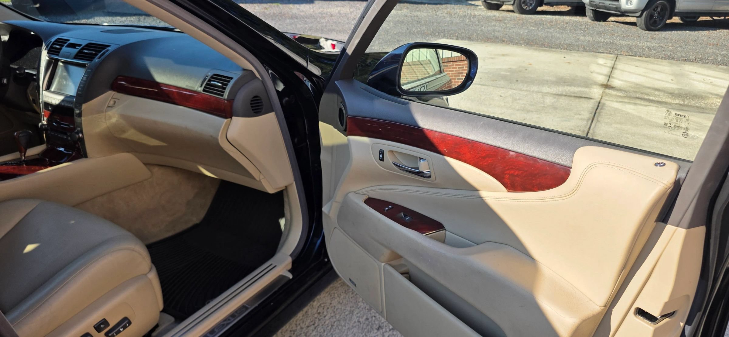 Used 2008 Lexus LS 460 w/ Comfort Pkg RWD image 15